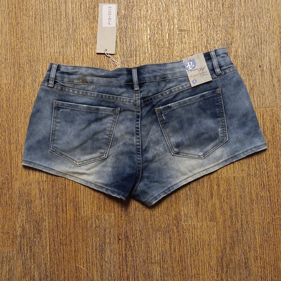 PROJECT EIGHTEEN SLIGHTLY DESTROYED BLUE JEAN SHORTS - Picture 2 of 2